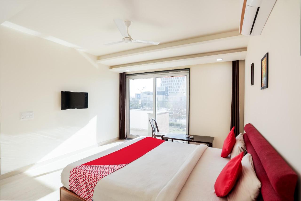 Oyo 65118 Hotel Vatika Gurgaon Bagian luar foto
