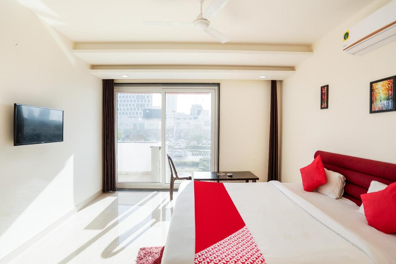 Oyo 65118 Hotel Vatika Gurgaon Bagian luar foto